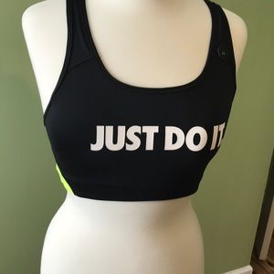 Nike pro sports bra